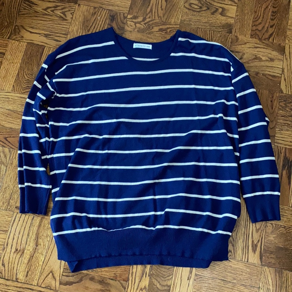 Ninexis Sweater